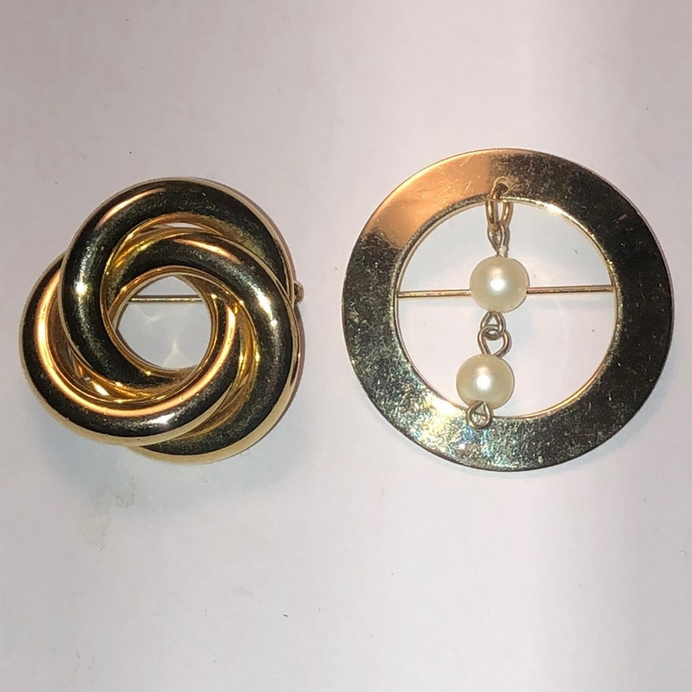 Vintage Lot of 2 Gold Tone Round Knot Faux Pearl Boho Brooch Pins